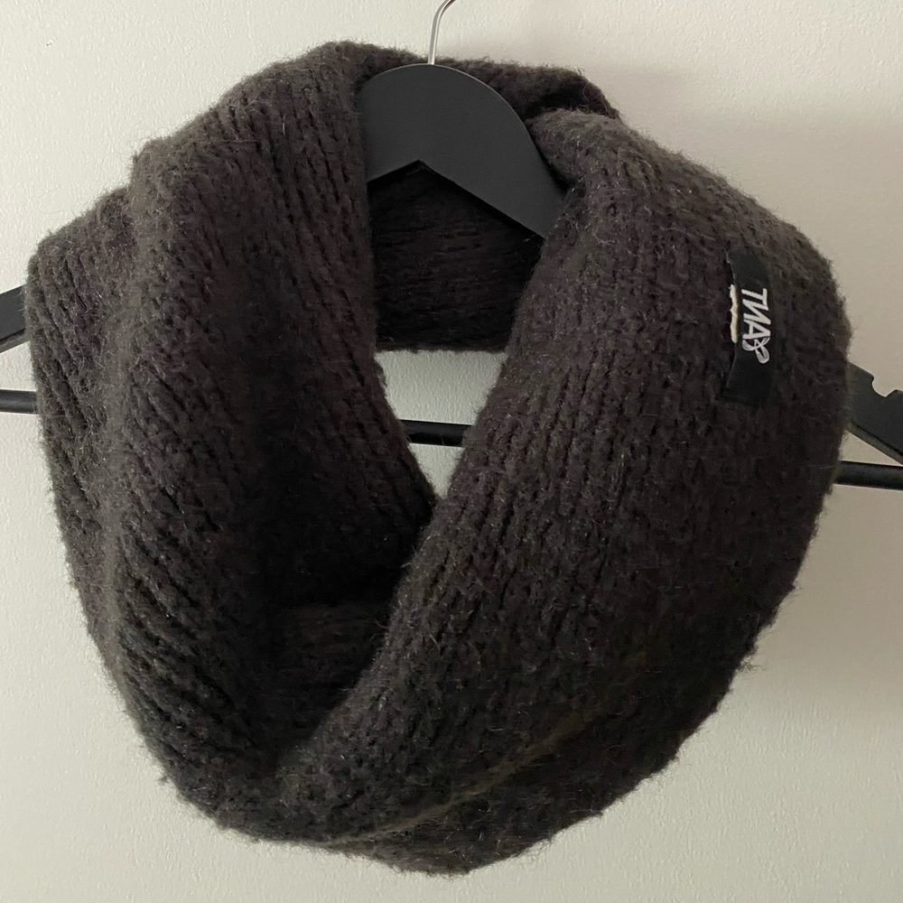 TNA Infinity Scarf